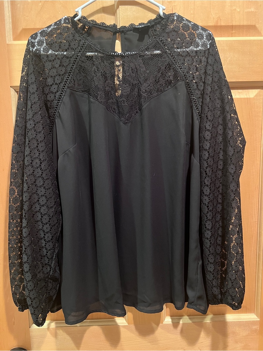 Torrid Blouse Size 0 Deep Black Georgette Lace Yoke Mix Sleeve Top Dark Romantic